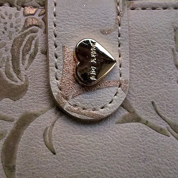 Betsey Johnson Floral Embossed Wallet With Heart Clasp & Keychain - Picture 3 of 8